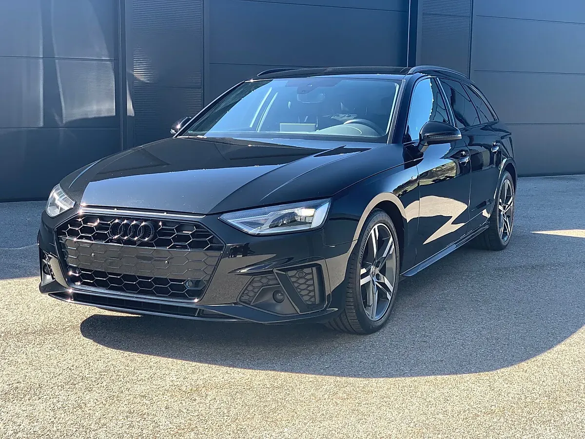 Audi A4 2022 photo 2