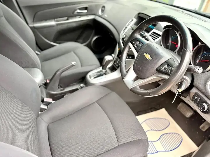 Chevrolet Cruze 2011 photo 3