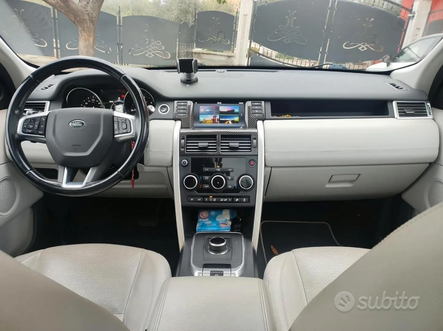 Land Rover Discovery Sport 2017 photo 4
