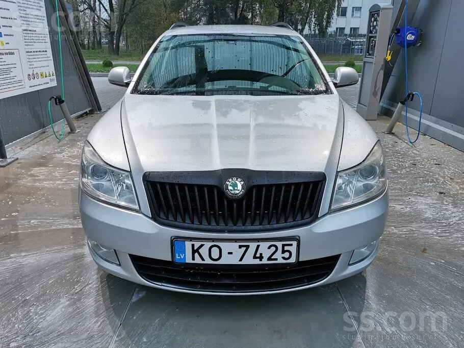 Skoda Octavia 2010 photo 2