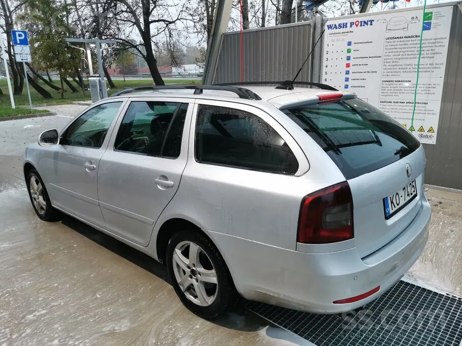 Skoda Octavia 2010 photo 4
