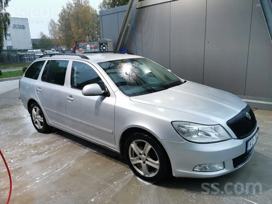 Skoda Octavia 2010 photo 3