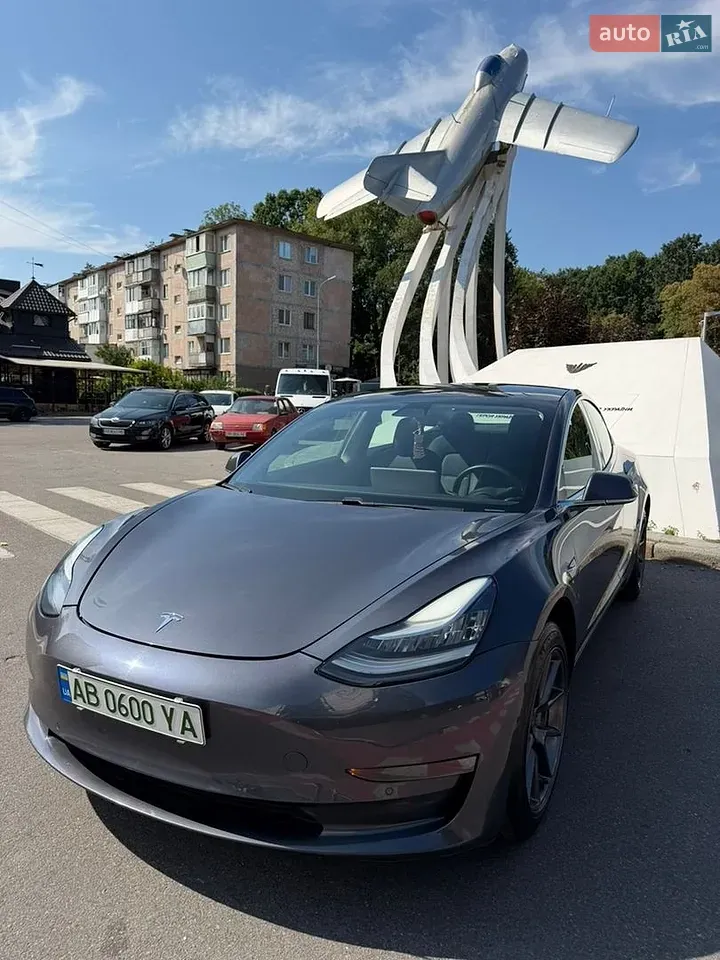 Tesla Model 3 2020 photo 2