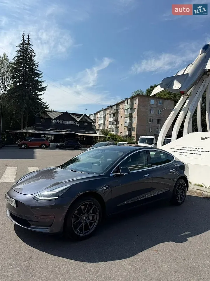 Tesla Model 3 2020 photo 4