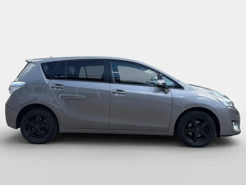 Toyota Verso 2014 photo 3