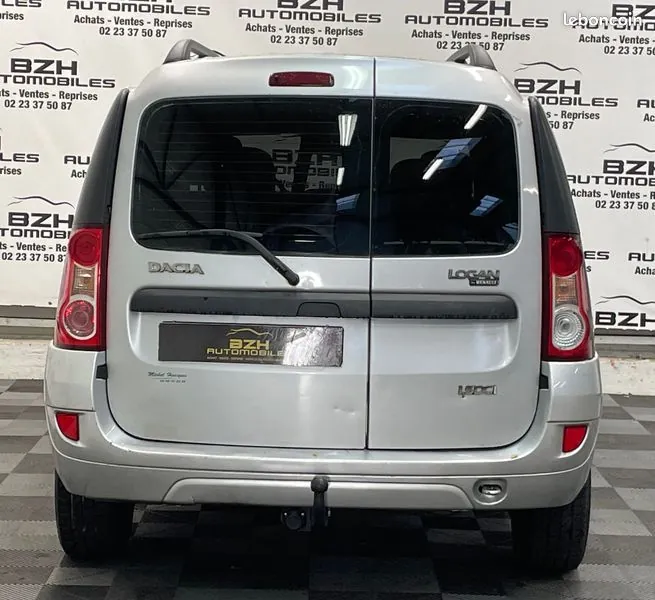 Dacia Logan 2009 photo 2