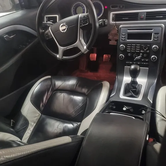Volvo V70 2011 photo 4