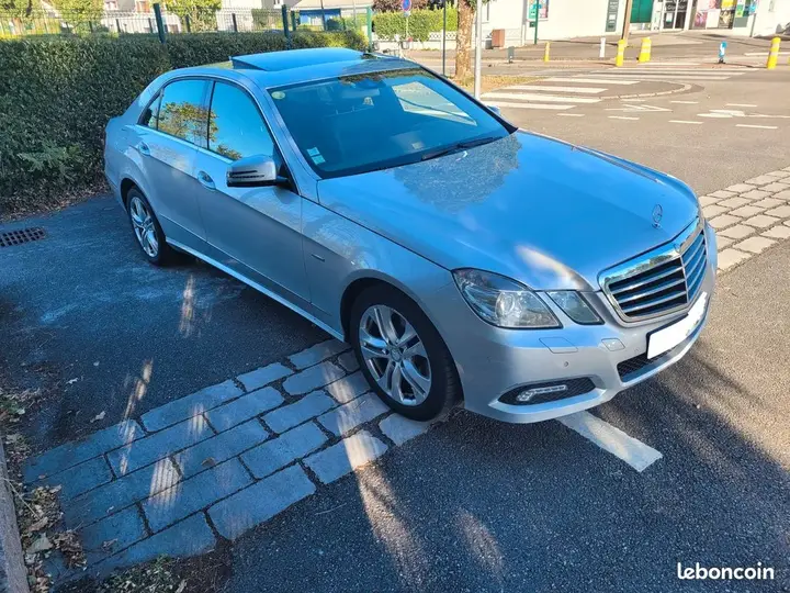 Mercedes-Benz E-Class 2009 photo 2