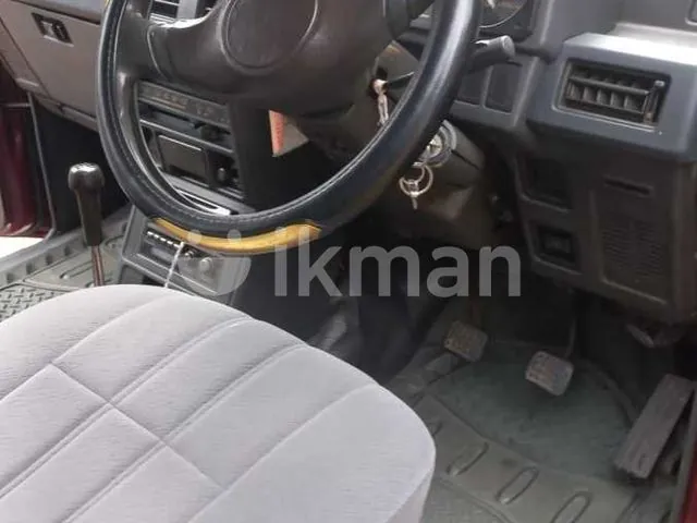 Mitsubishi Pajero 1989 photo 4