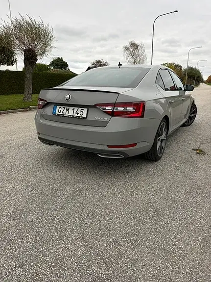 Skoda Superb 2018 photo 4