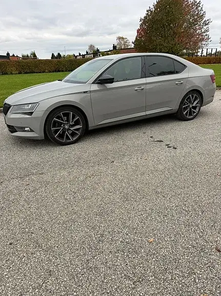 Skoda Superb 2018 photo 3