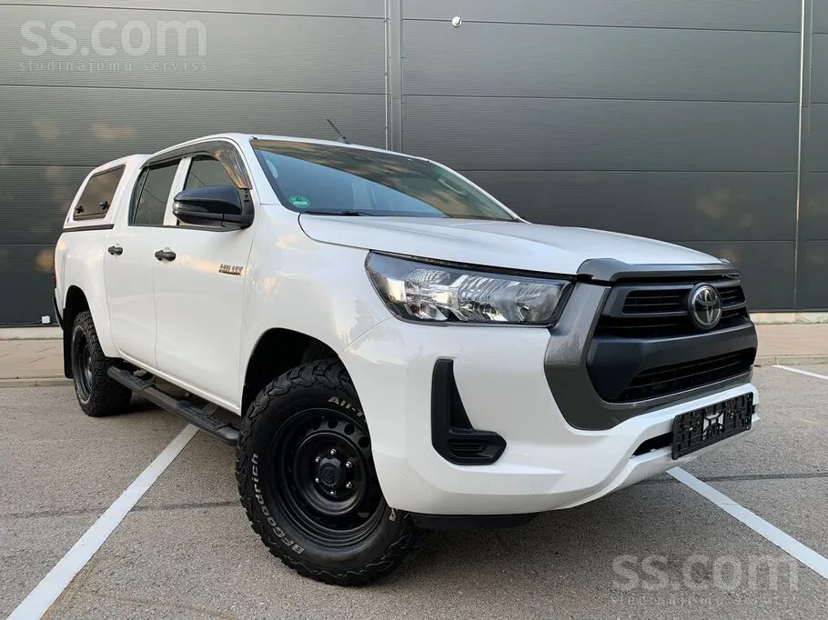 Toyota Hilux 2021 photo 2