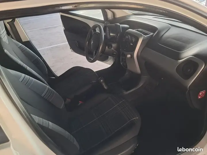 Peugeot 108 2017 photo 3