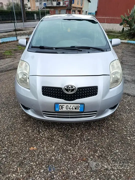 Toyota Yaris 2007 photo 4