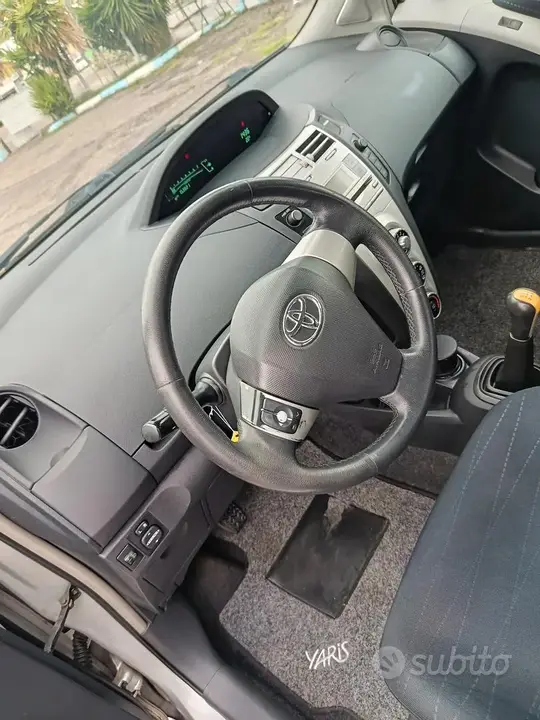 Toyota Yaris 2007 photo 3