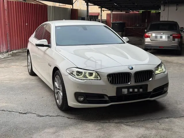 BMW 520I