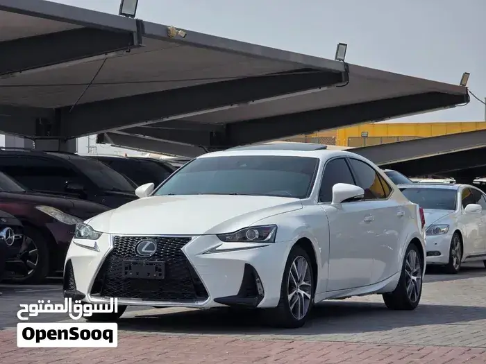 Lexus Is 300 2019 photo 3