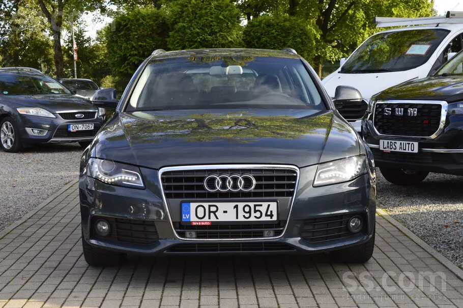 Audi A4 2009 photo 2