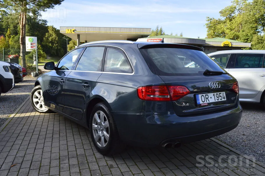 Audi A4 2009 photo 4