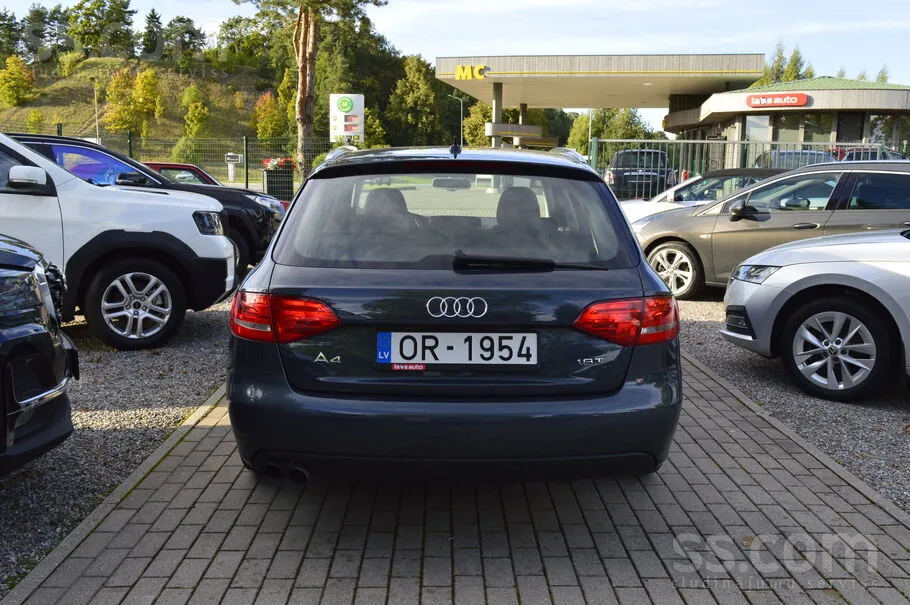 Audi A4 2009 photo 5
