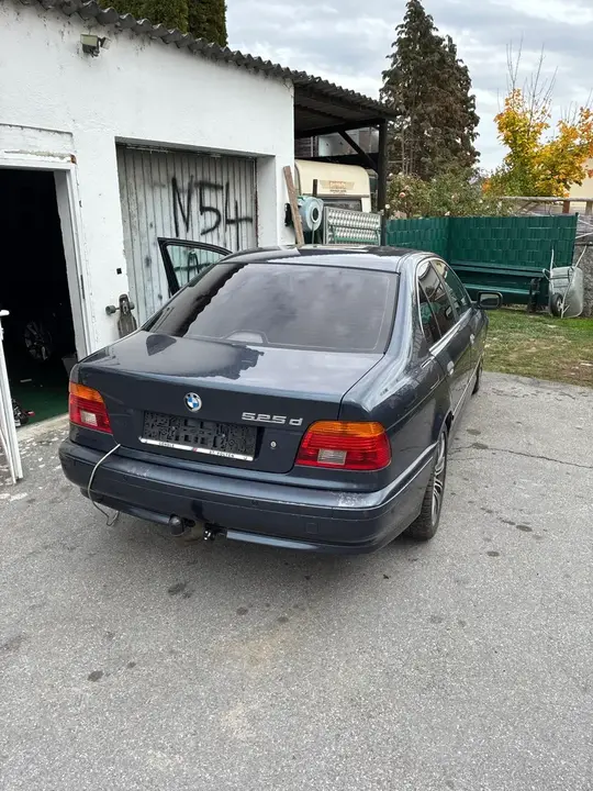BMW 5 Series 2002 photo 2
