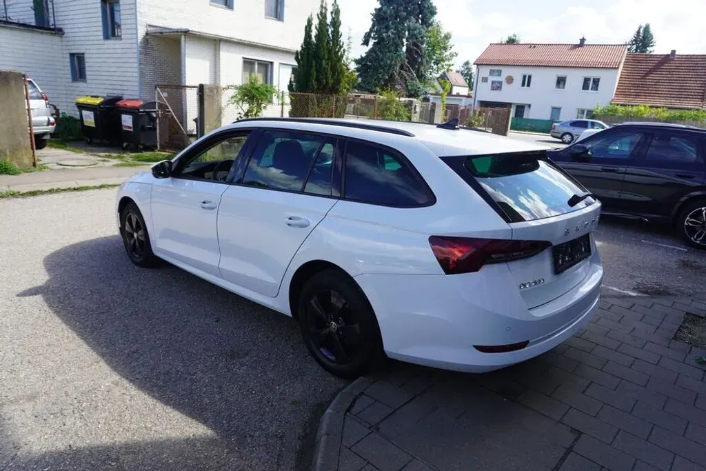 Skoda Octavia 2023 photo 3