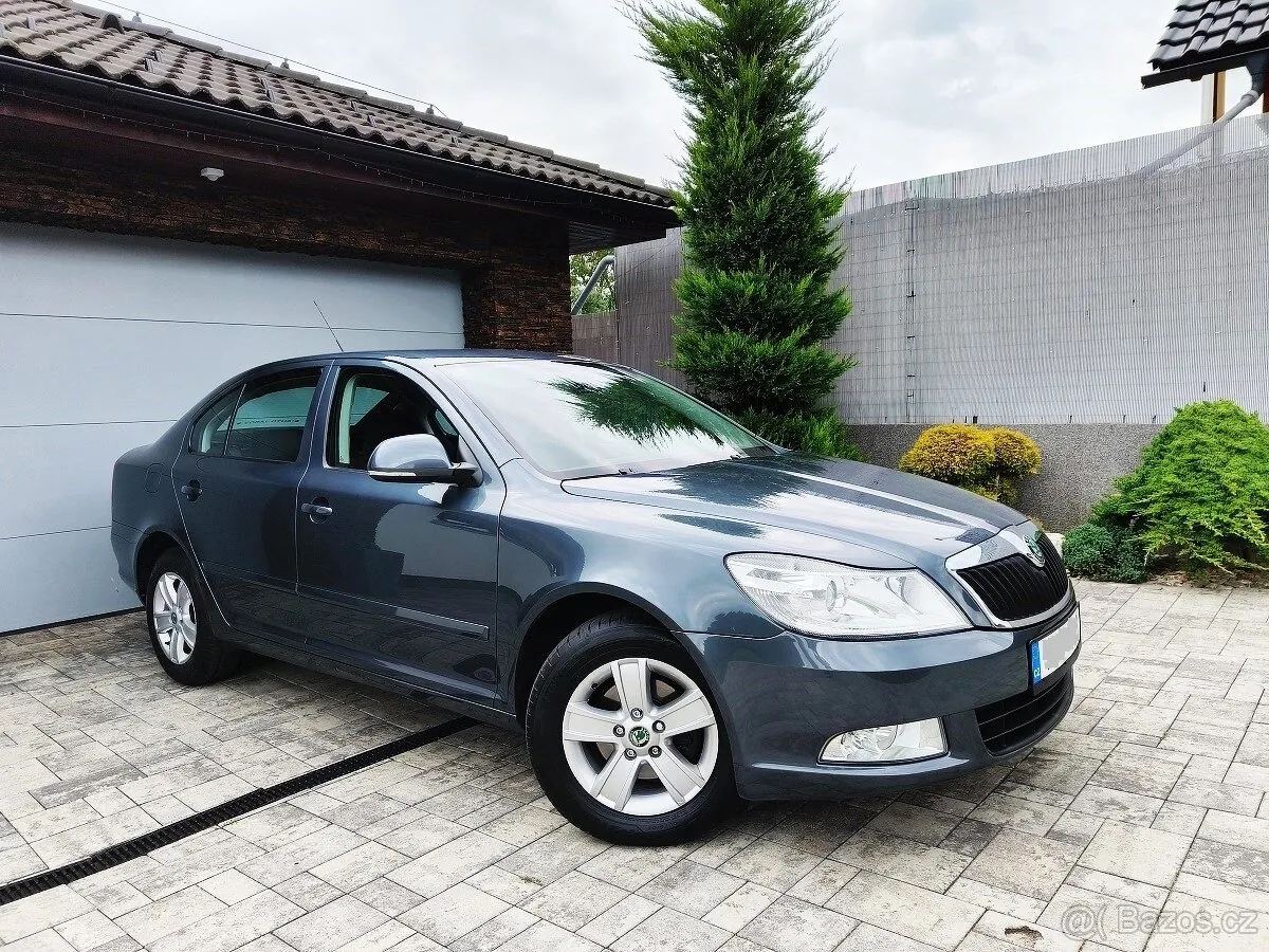 Skoda Octavia 2010 photo 2