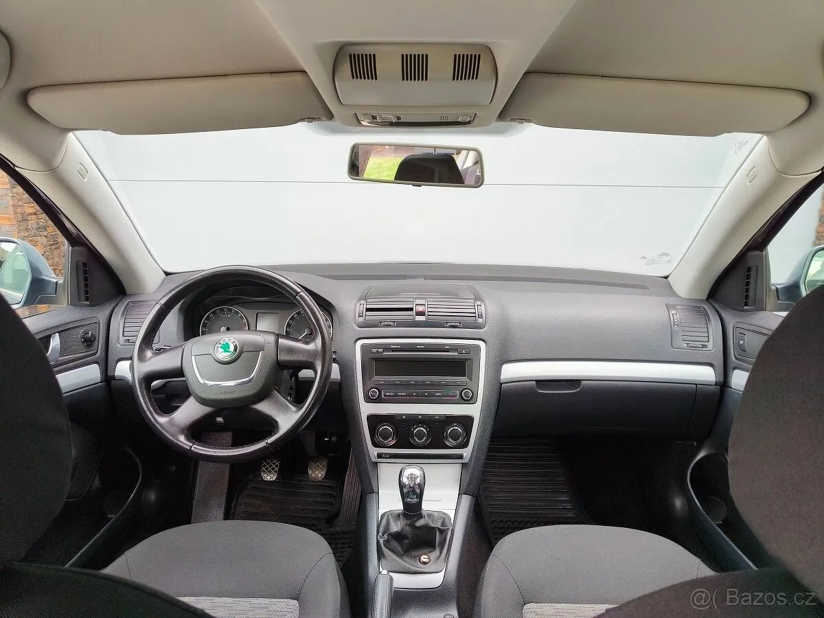 Skoda Octavia 2010 photo 4