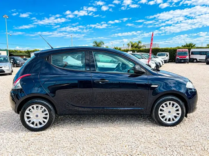 Lancia Ypsilon 2018 photo 4