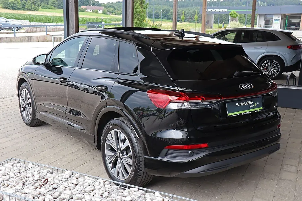 Audi Q4 2021 photo 3