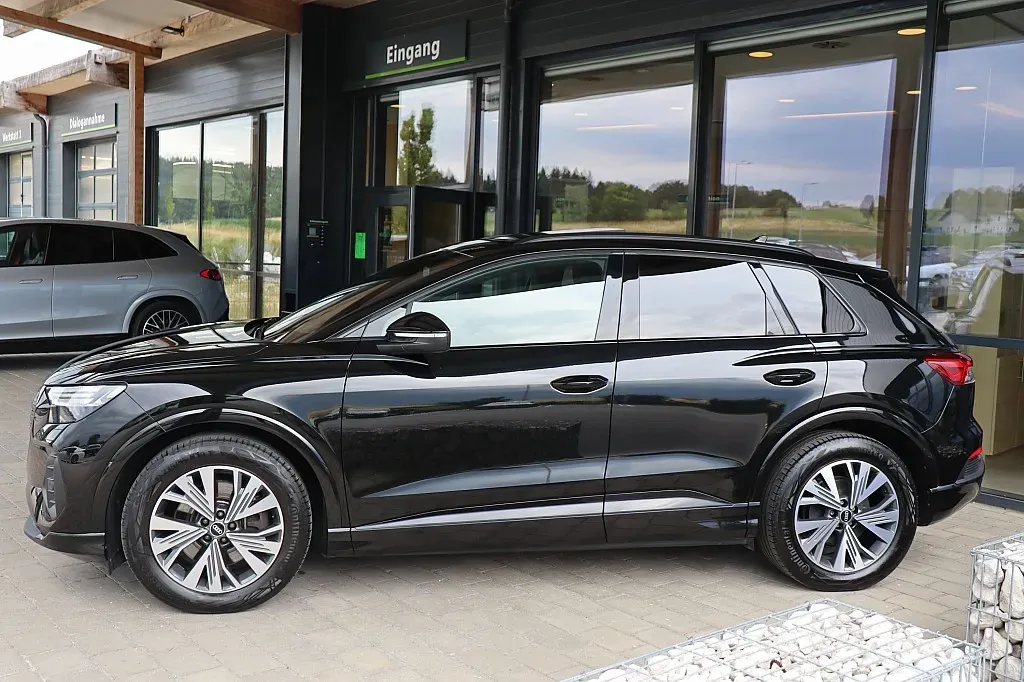 Audi Q4 2021 photo 2