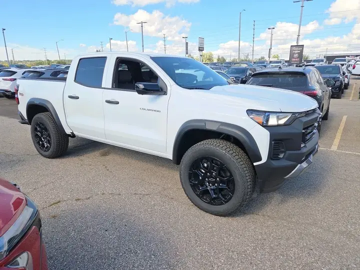 Chevrolet Colorado 2026 photo 3