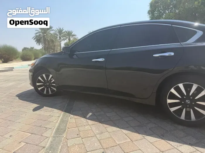 Nissan Altima 2017 photo 2