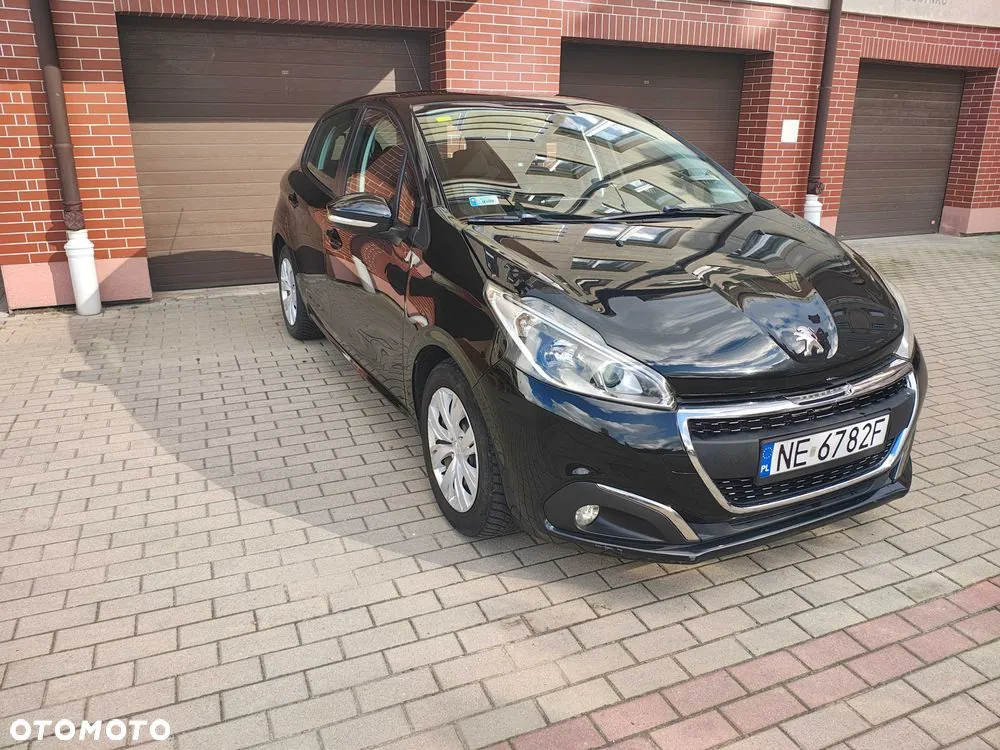 Peugeot 208 2015 photo 2