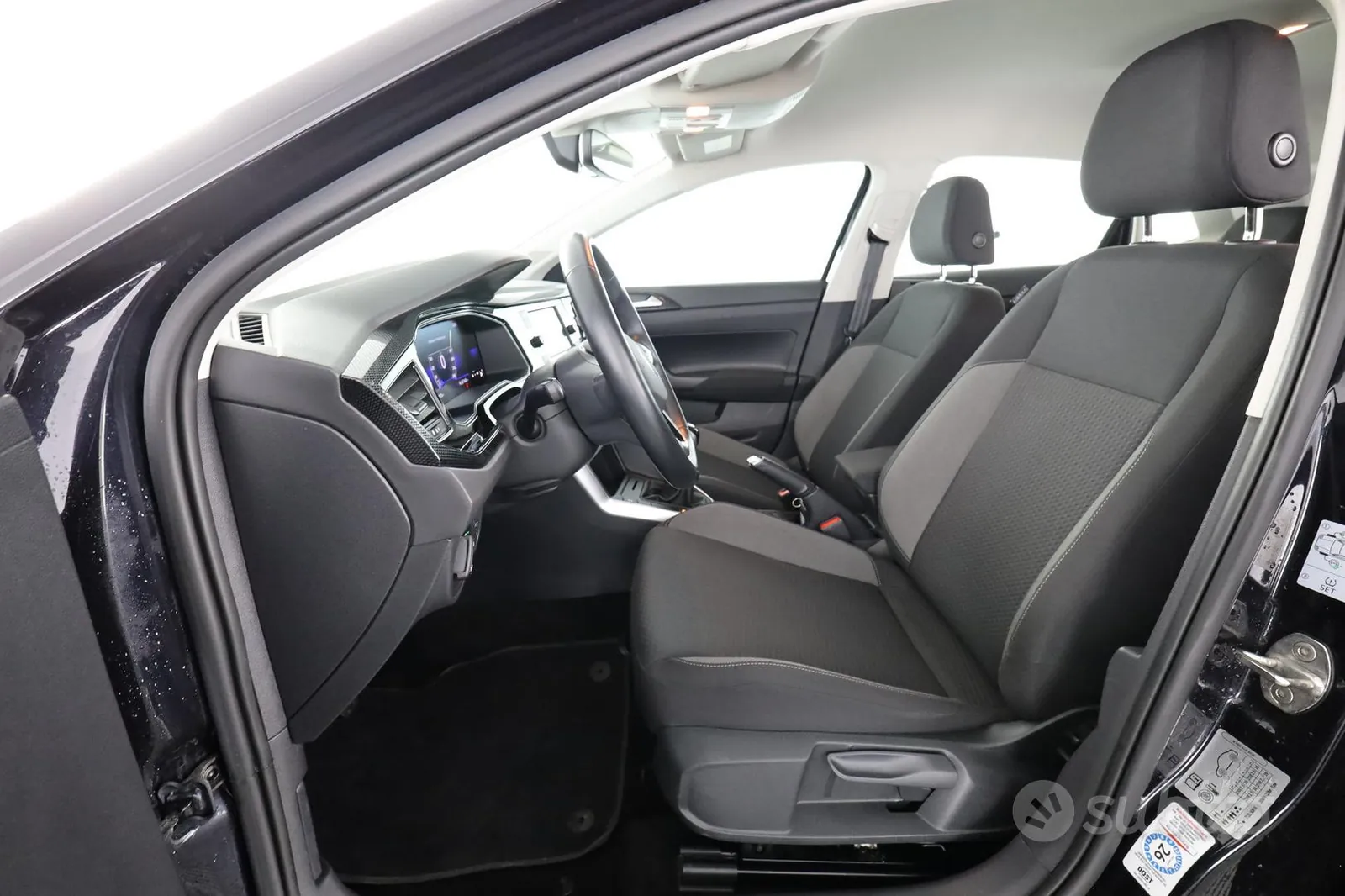 Volkswagen Polo 2023 photo 2