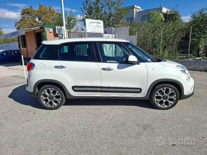 Fiat 500L 2014 photo 4
