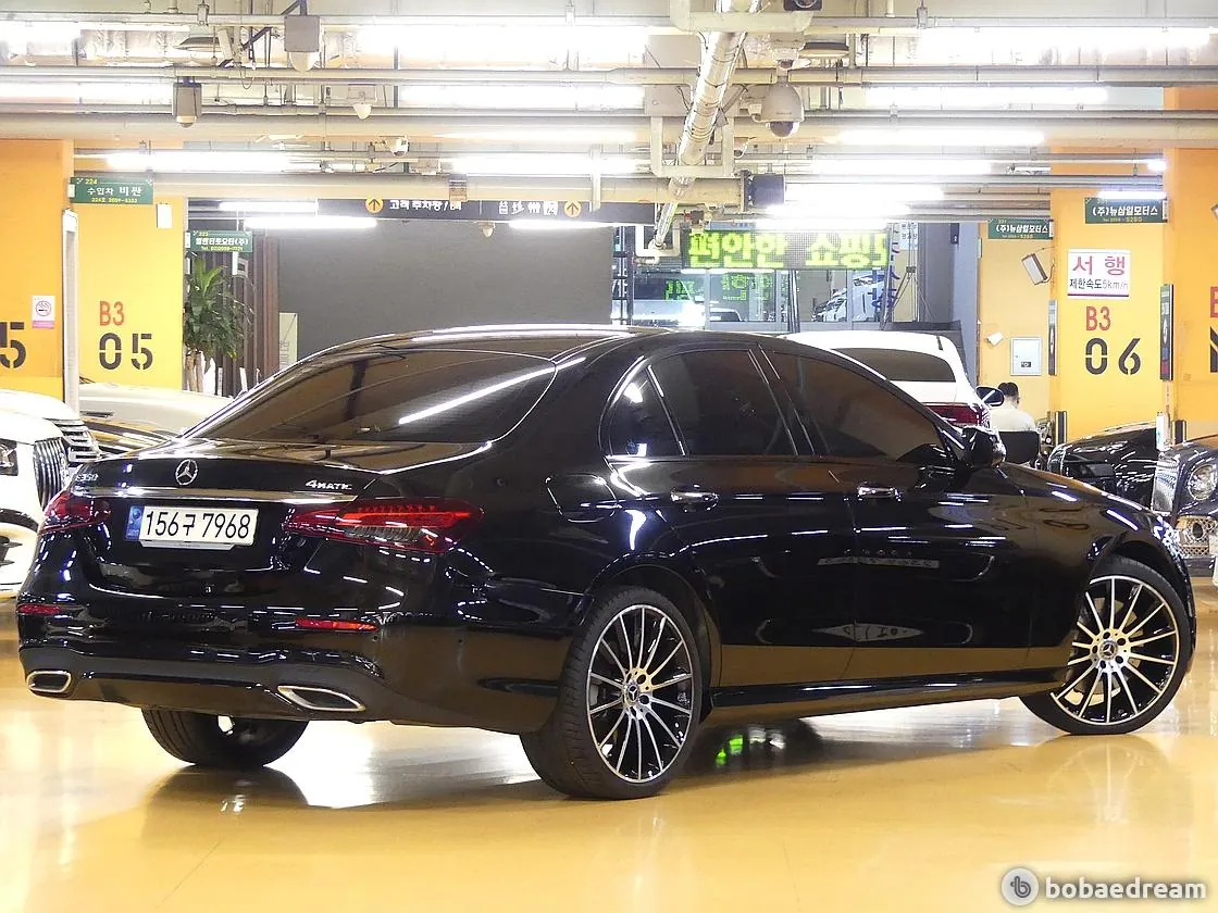 Mercedes-Benz E350 2023 photo 3