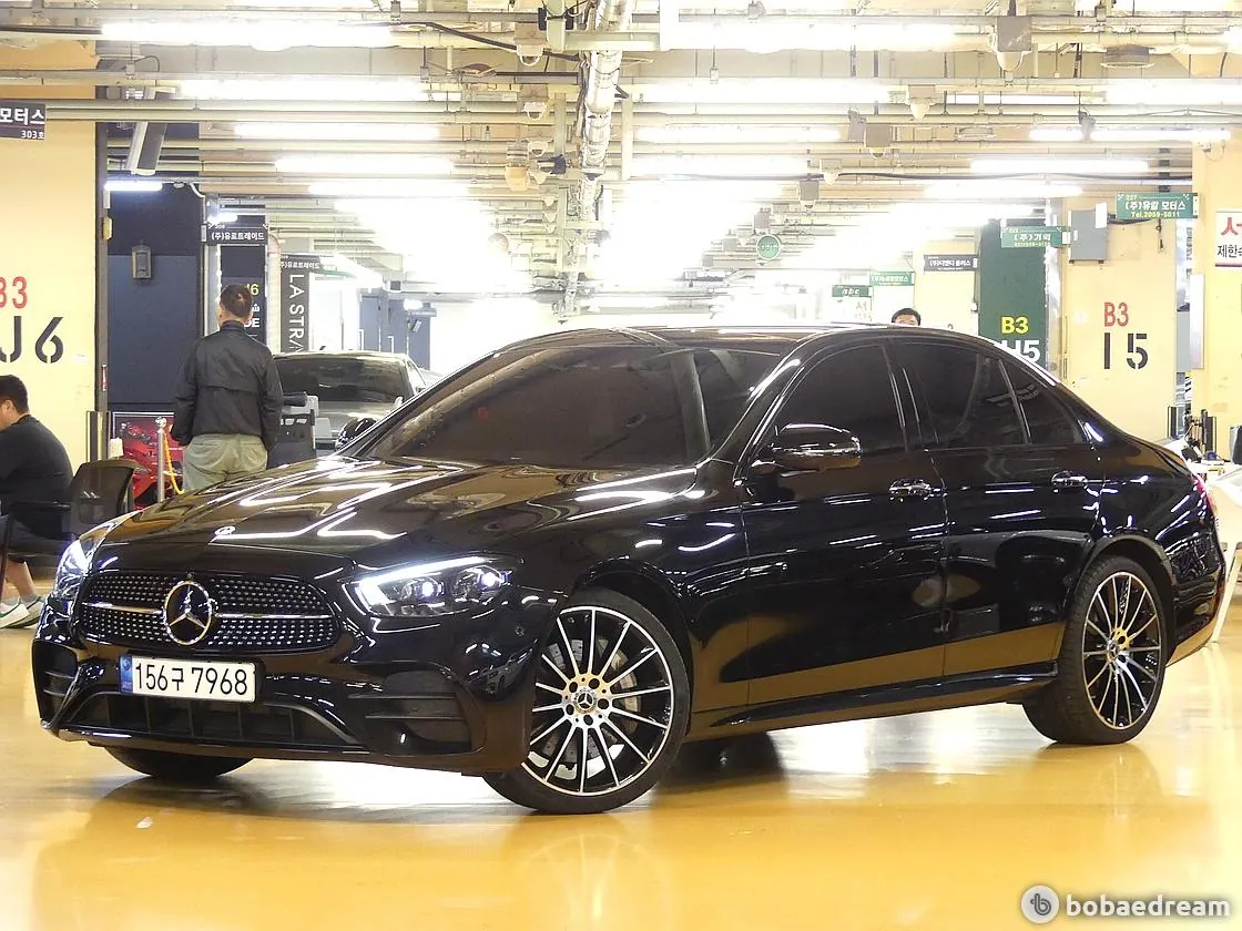 Mercedes-Benz E350 2023 photo 2