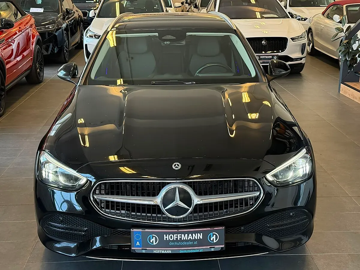 Mercedes-Benz C-Class 2023 photo 3