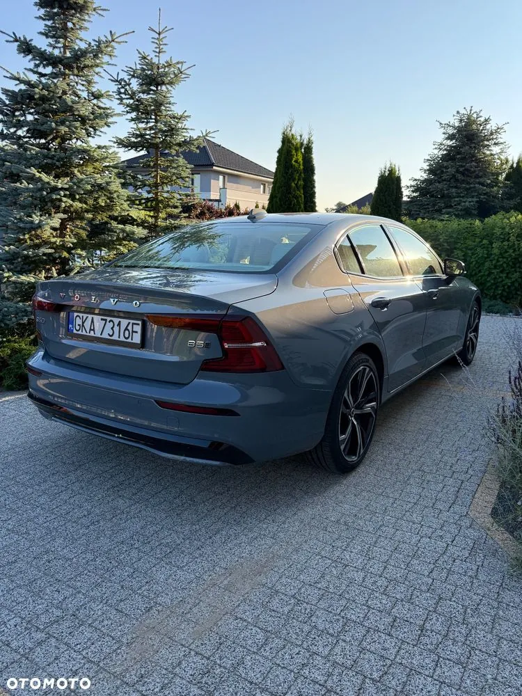 Volvo S60 2023 photo 4