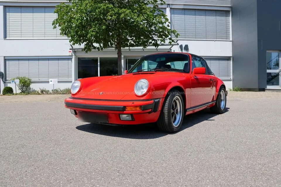 Porsche 911 Carrera