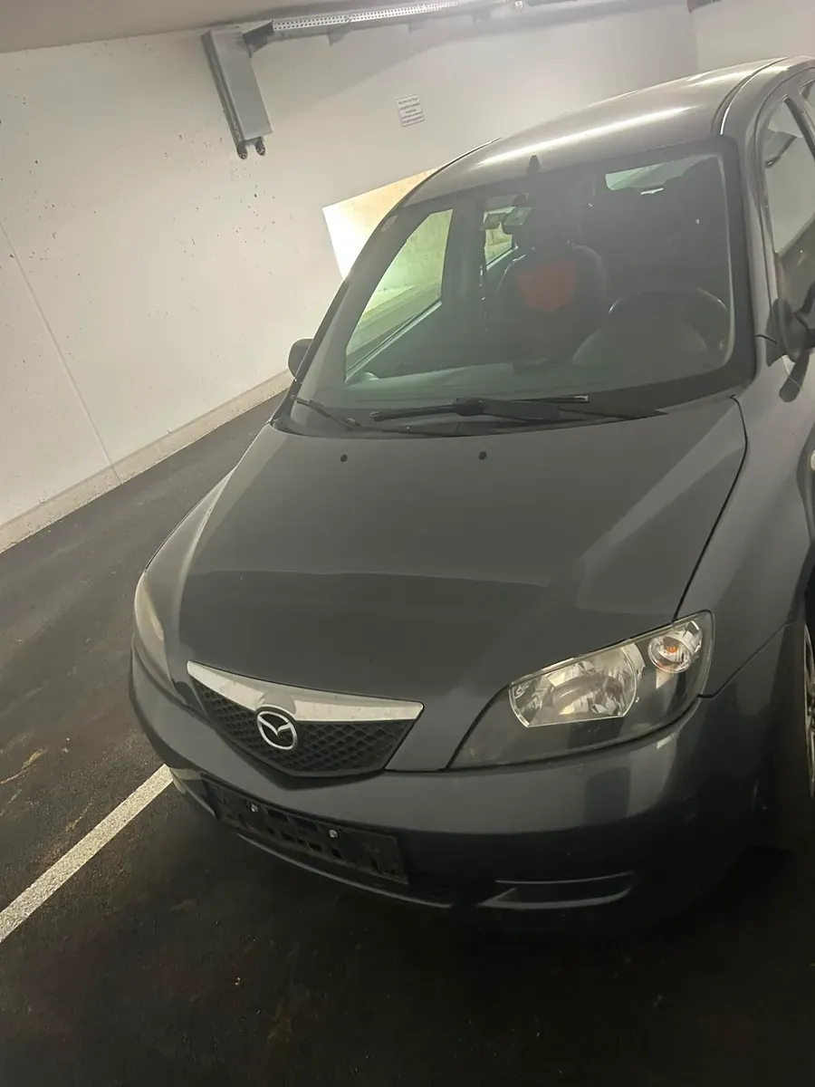 Mazda Mazda2 2005 photo 2