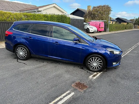 Ford Focus 2015 photo 2