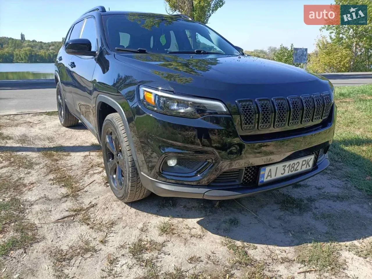 Jeep Cherokee 2019 photo 2