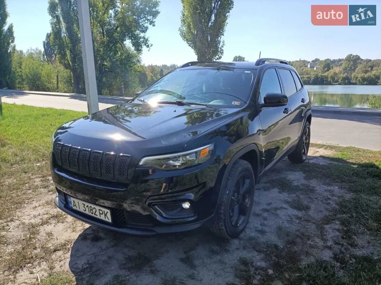 Jeep Cherokee 2019 photo 3