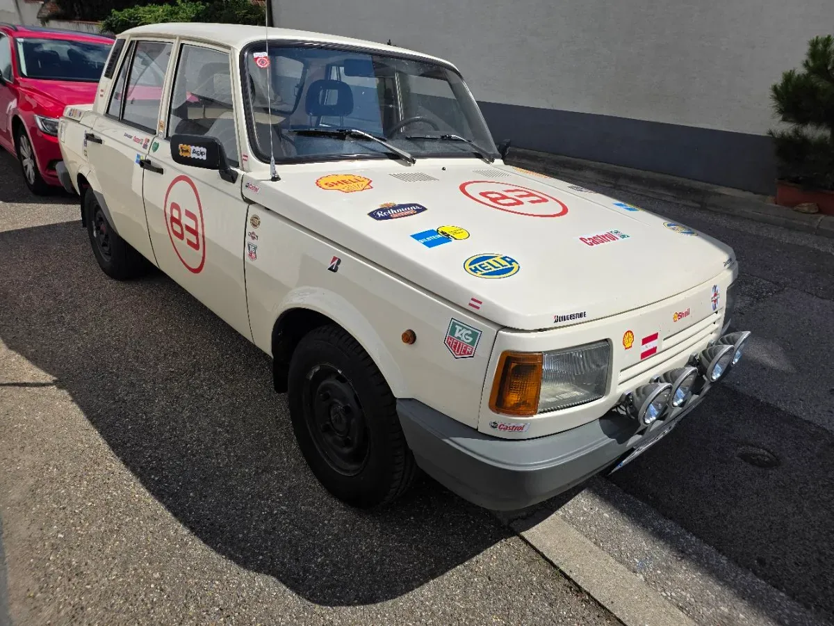 Trabant Wartburg 1.3 1990 photo 3
