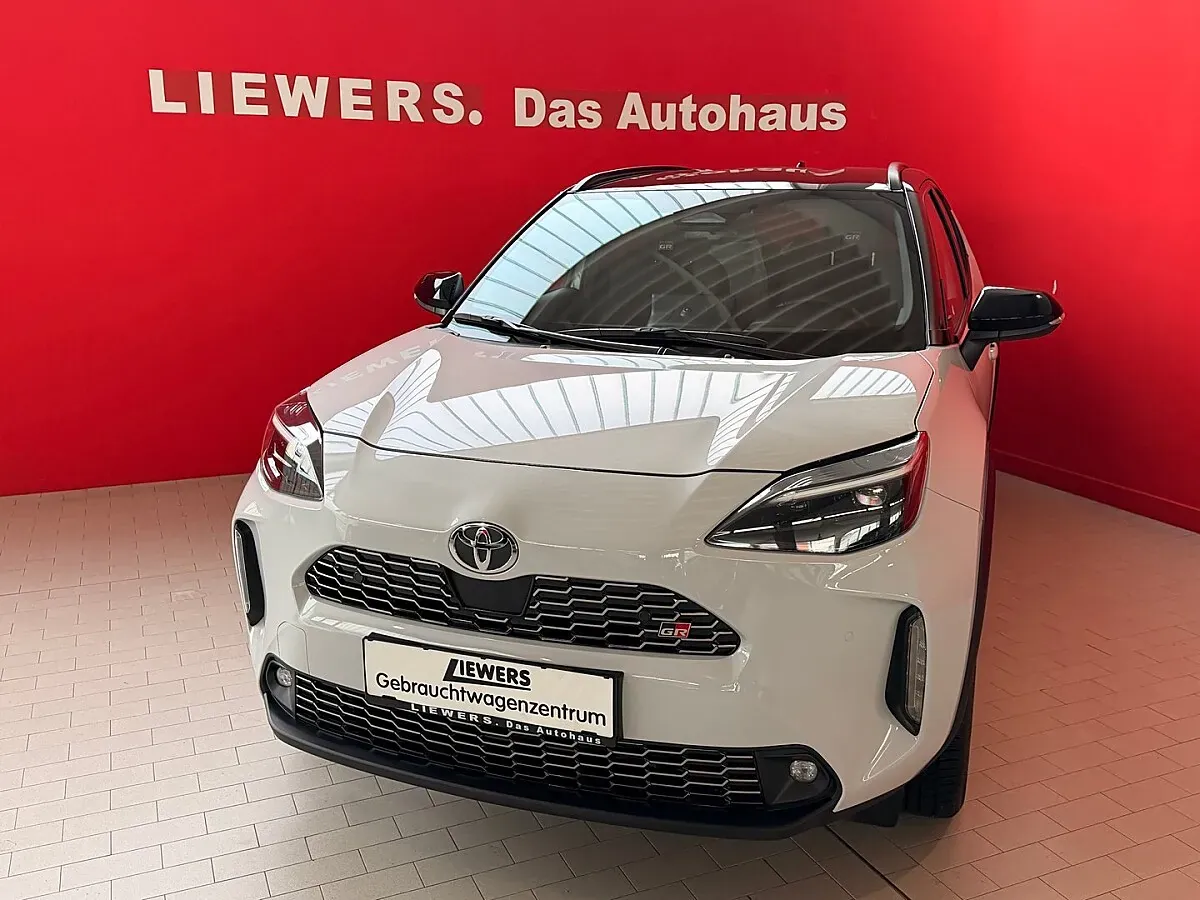 Toyota Yaris Cross 2024 photo 2