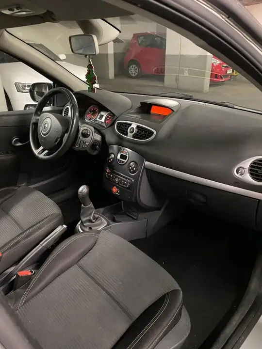 Renault Clio 2012 photo 3