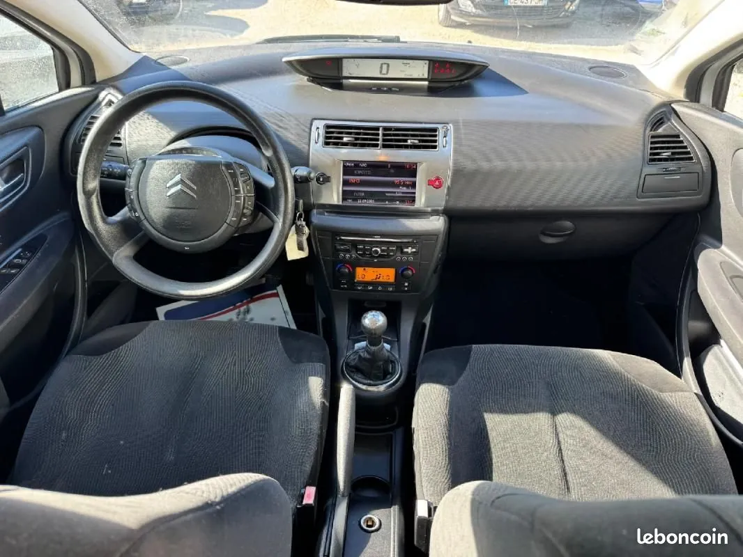 Citroen C4 2010 photo 5
