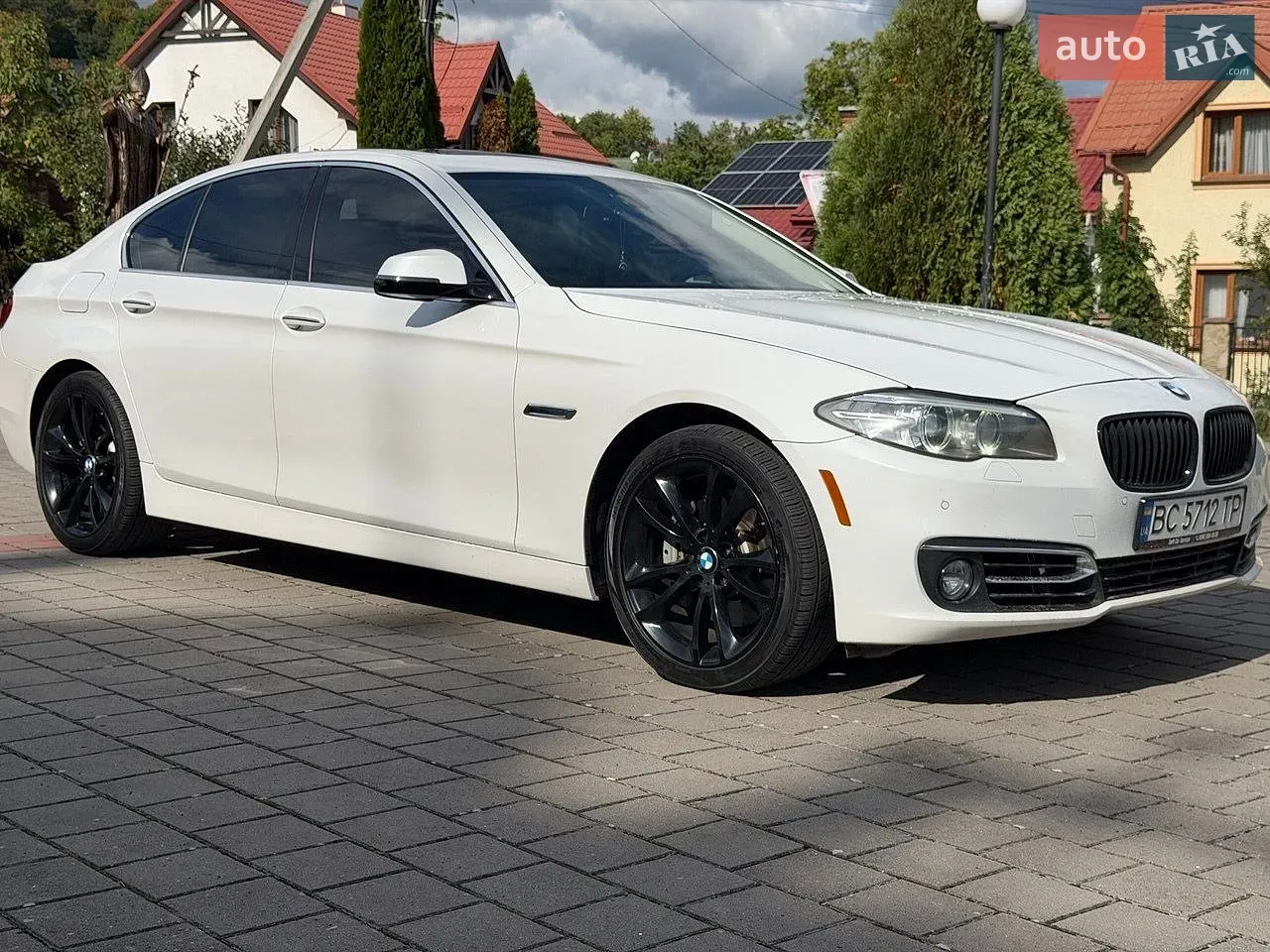 BMW 5 Series 2016 photo 3